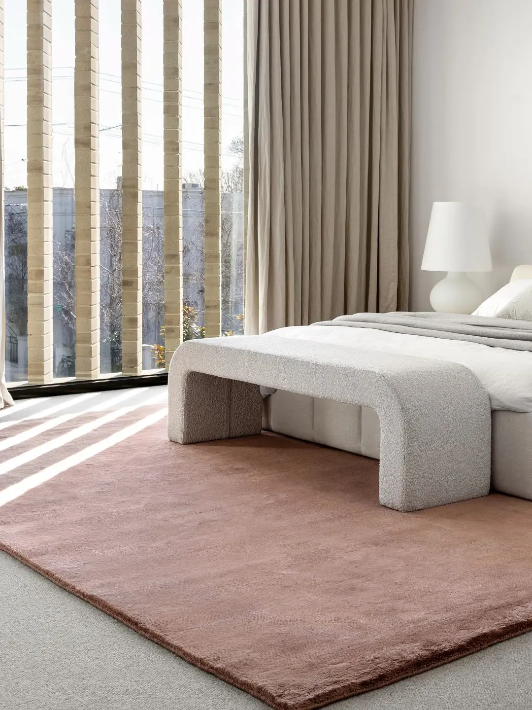 Cashmere Rose rug with Stevie bench