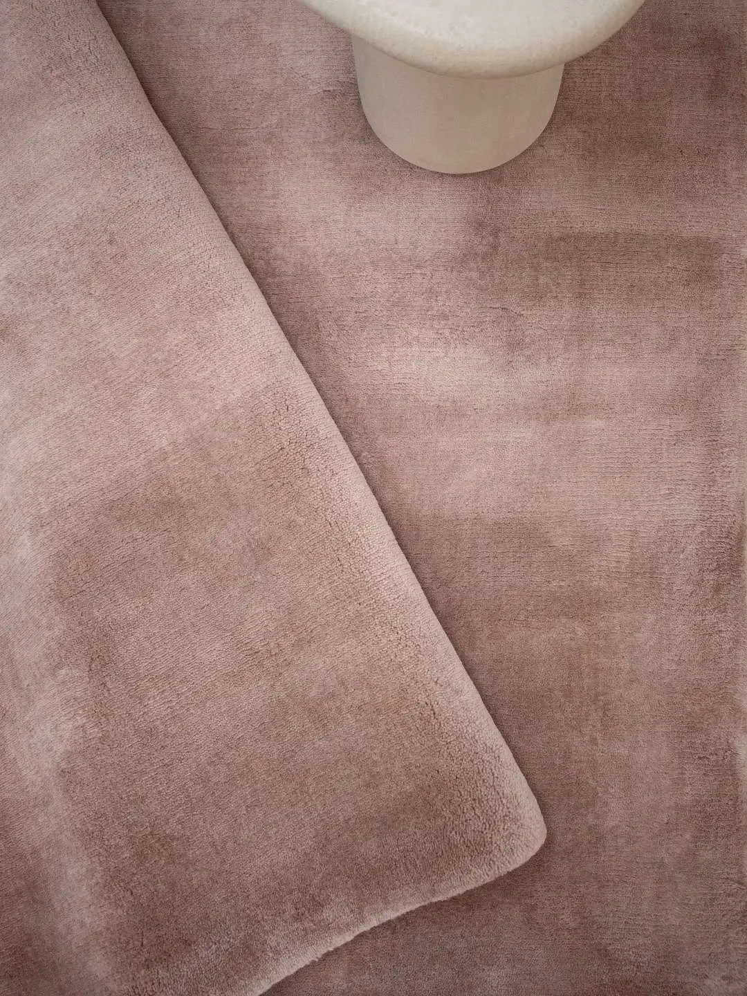 Cashmere Rose rug styled in room