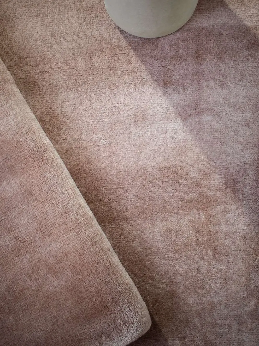 Cashmere Rose rug in situ