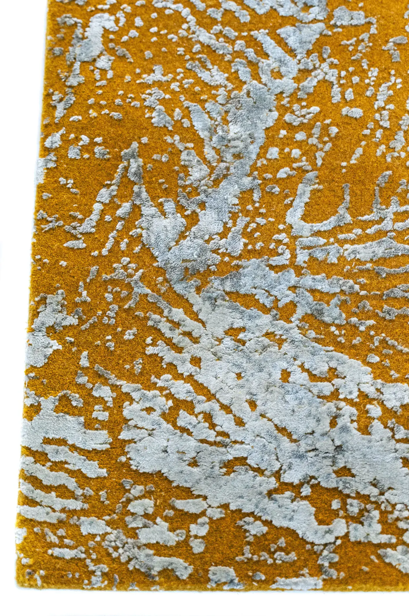 Chika Gold Silver detail