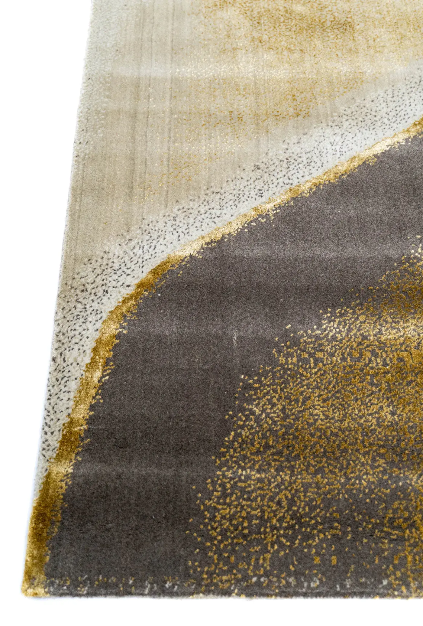 Etsuko Gold Chocolate detail