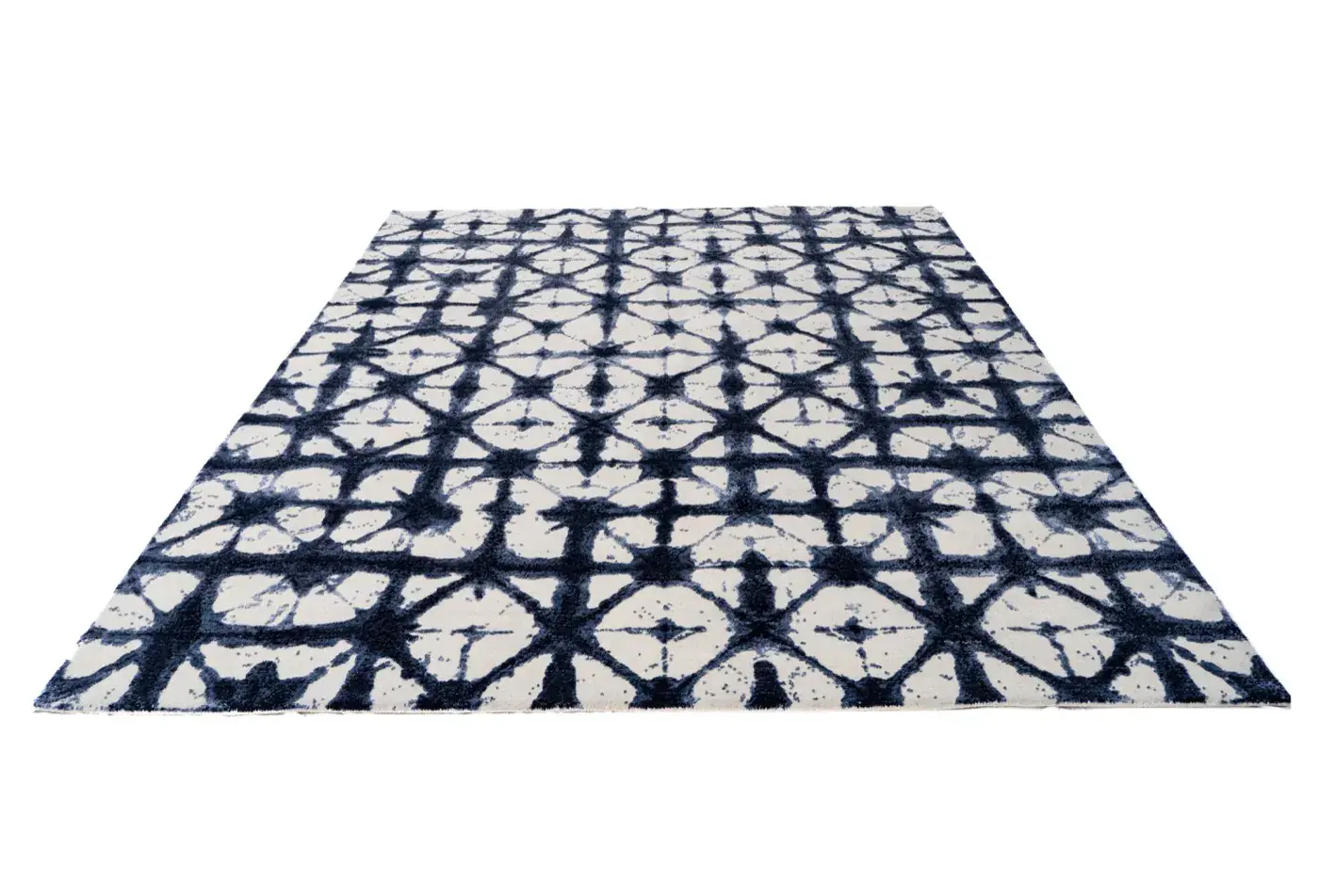 Haruki Blue Cream detail