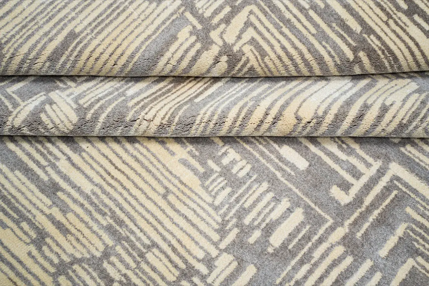 Hideaki Beige Cream detail