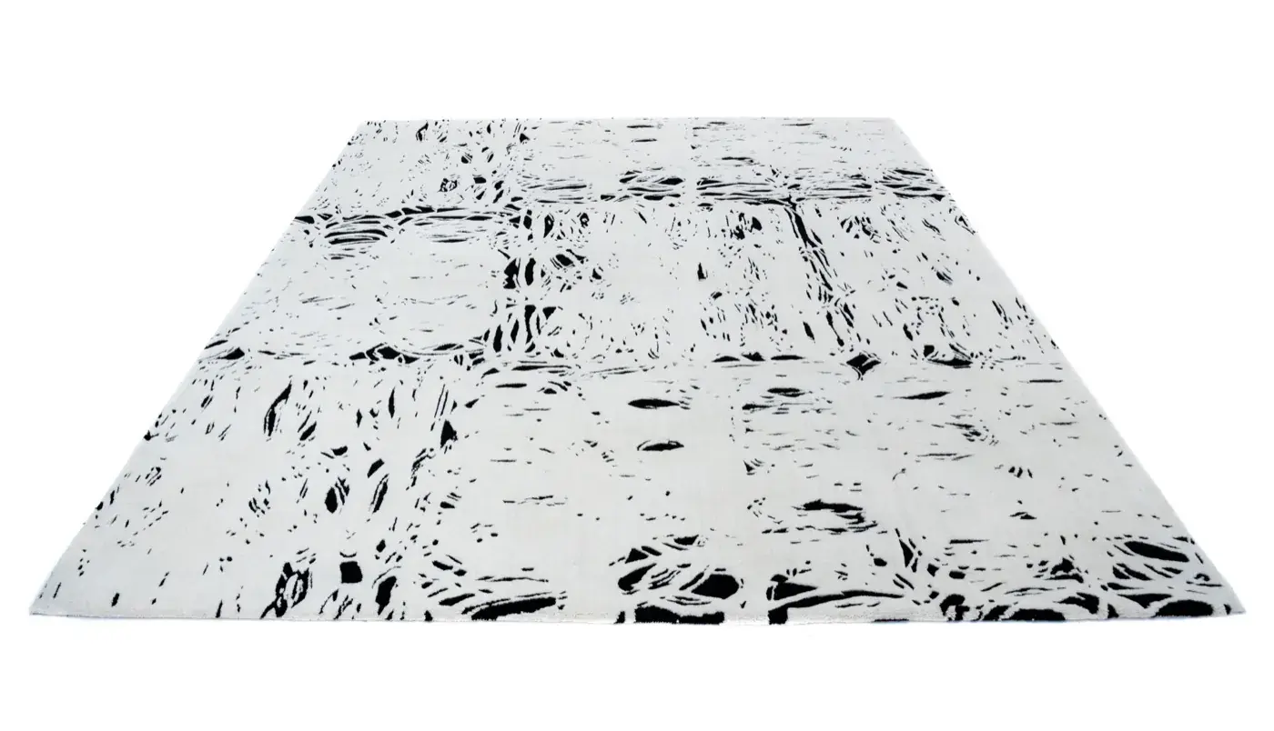 Isamu Black White detail