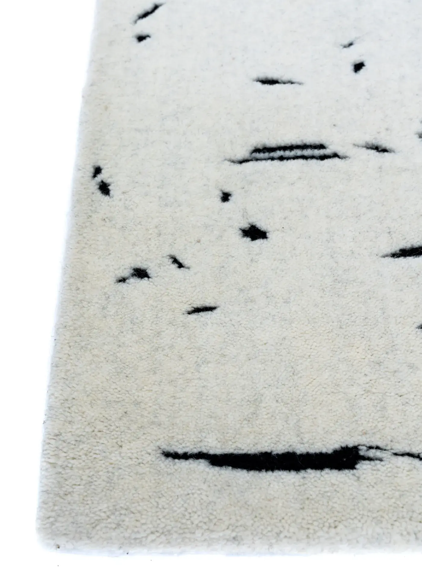 Isamu Black White detail