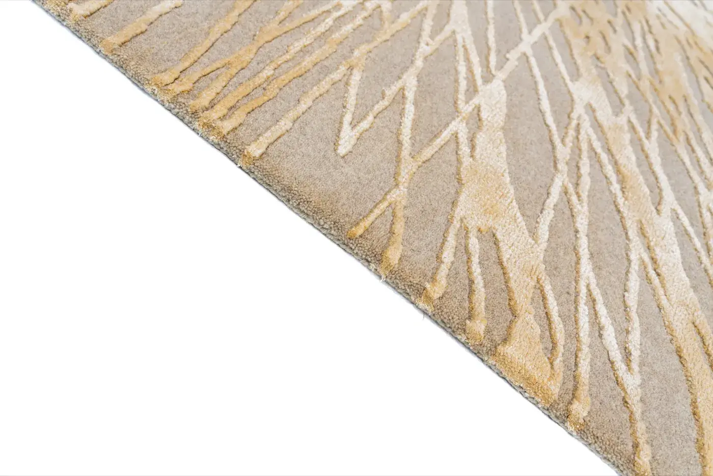 Makoto Beige Gold detail