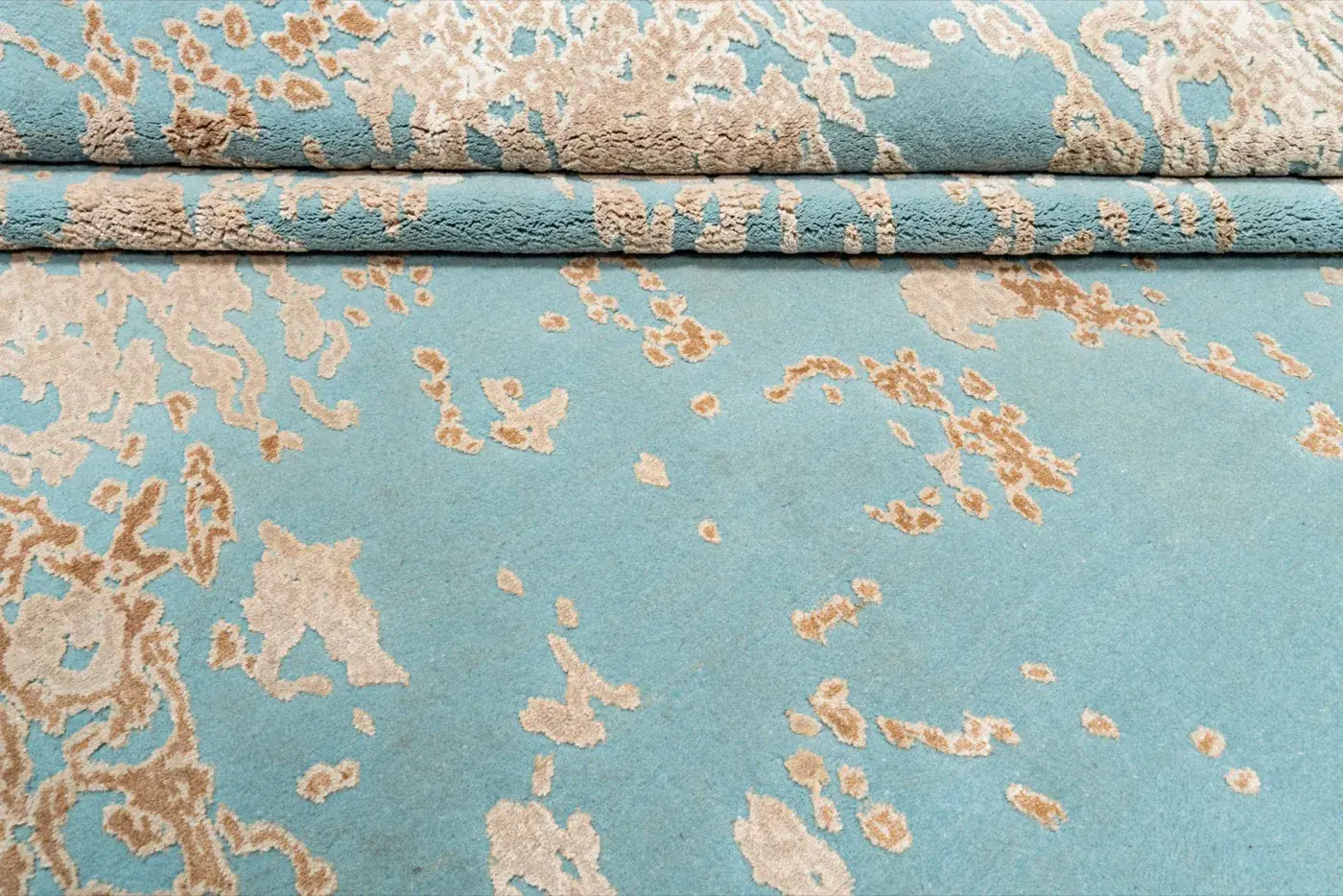 Nene Lt.blue Gold detail