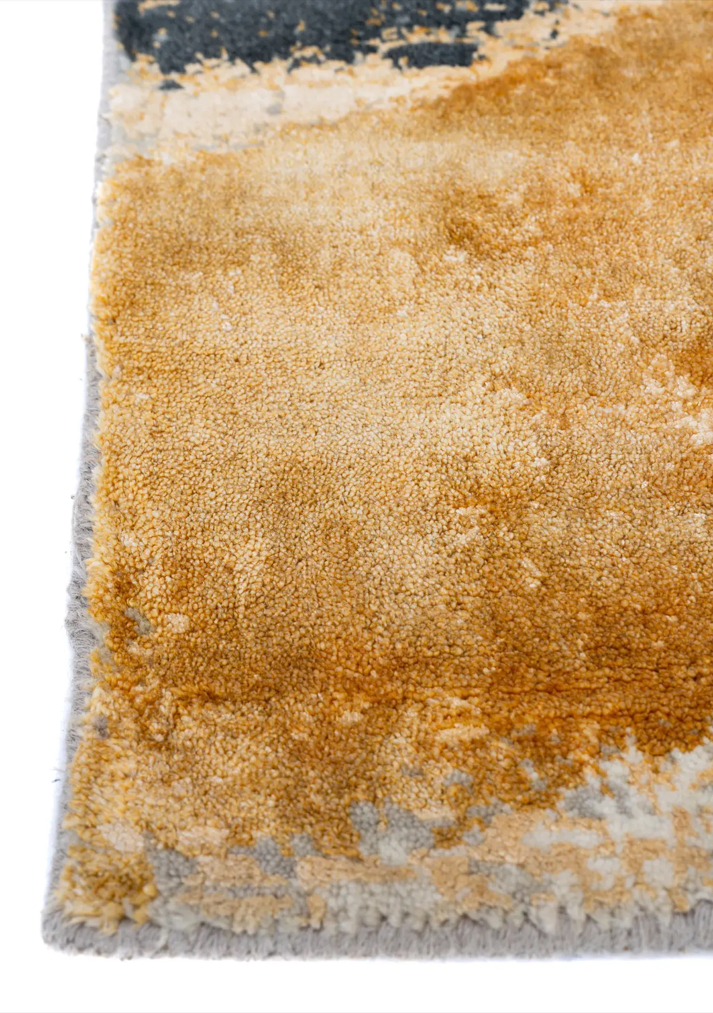 Yuriko Black Gold Multi detail